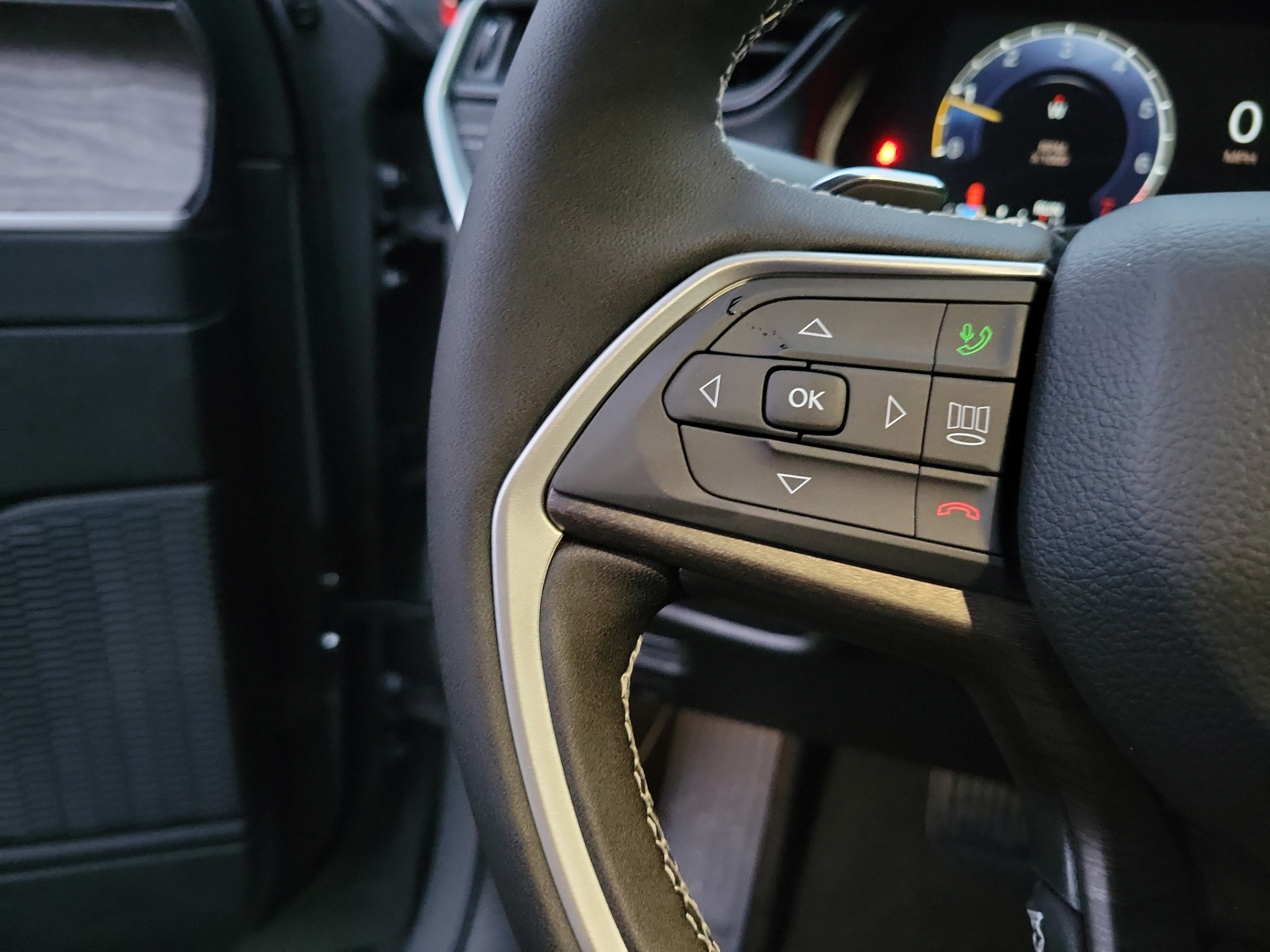 New 2027 Jeep Grand Cherokee Altitude RWD image 24