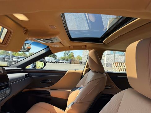 Used 2025 Lexus ES 350 w/ Premium Package FWD image 21