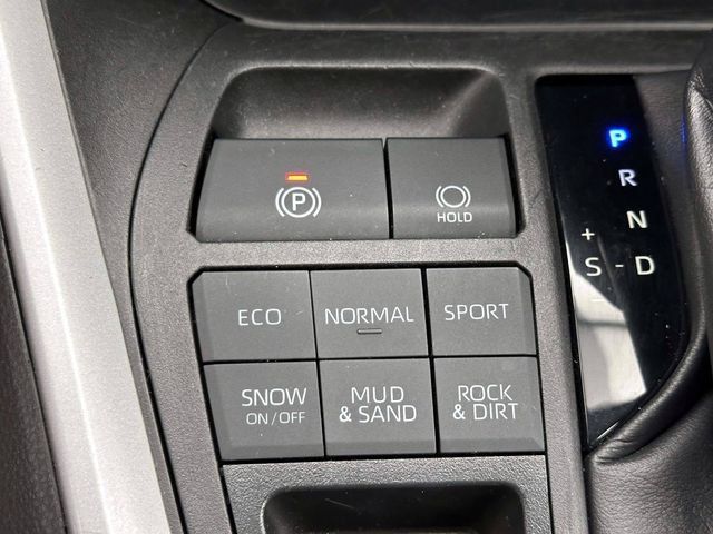 Used 2023 Toyota RAV4 LE AWD/4WD image 23