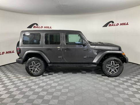 New 2026 Jeep Wrangler Unlimited Sahara image 7