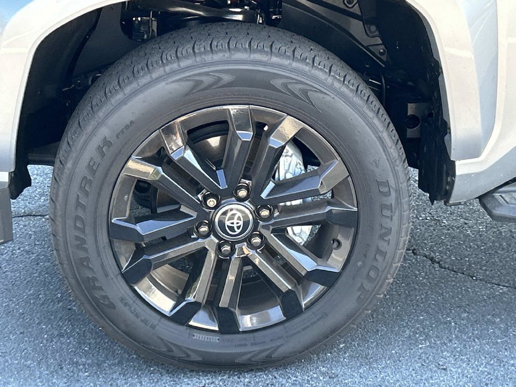 Used 2026 Toyota 4Runner Platinum AWD/4WD image 11