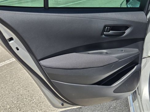 Used 2022 Toyota Corolla LE FWD image 15
