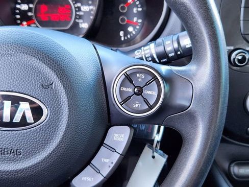 Used 2017 Kia Soul FWD image 18