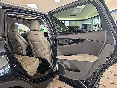 Used 2023 Lincoln Nautilus Reserve w/ Luxury Package AWD/4WD image 38