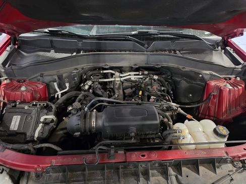 Used 2021 Ford Explorer XLT w/ Equipment Group 202A AWD/4WD image 9