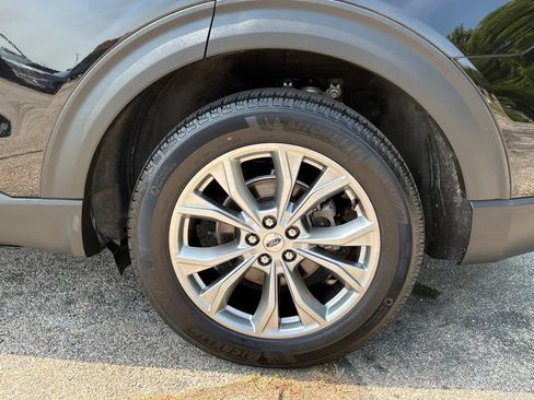 Used 2023 Ford Explorer XLT w/ Equipment Group 202A AWD/4WD image 36