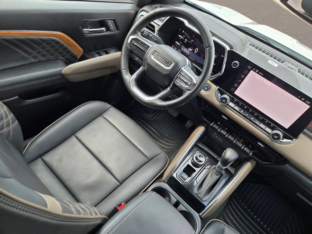 Used 2024 GMC Canyon Denali AWD/4WD image 18