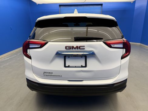 Used 2023 GMC Terrain SLE w/ LPO, Floor Liner Package FWD image 6