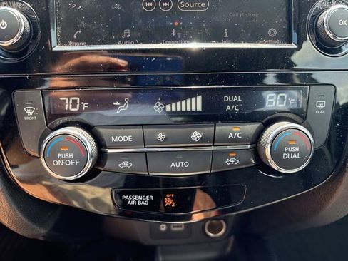 Used 2021 Nissan Rogue Sport SV w/ Technology Package FWD image 18