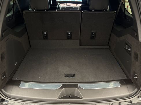 New 2025 Cadillac Escalade ESV Sport Platinum image 11