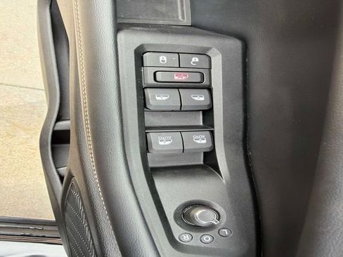 Used 2024 Jeep Grand Cherokee Altitude AWD/4WD image 19