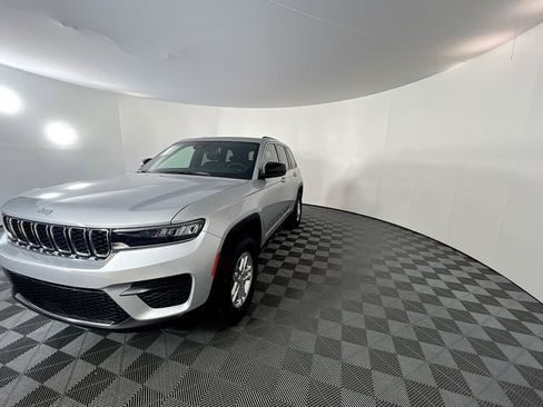 New 2025 Jeep Grand Cherokee Laredo w/ Luxury Tech Group I image 4