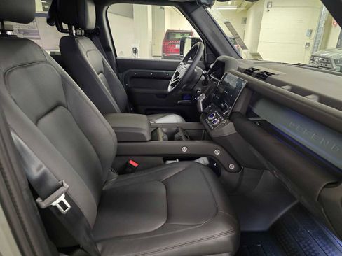 New 2026 Land Rover Defender 110 AWD/4WD image 11