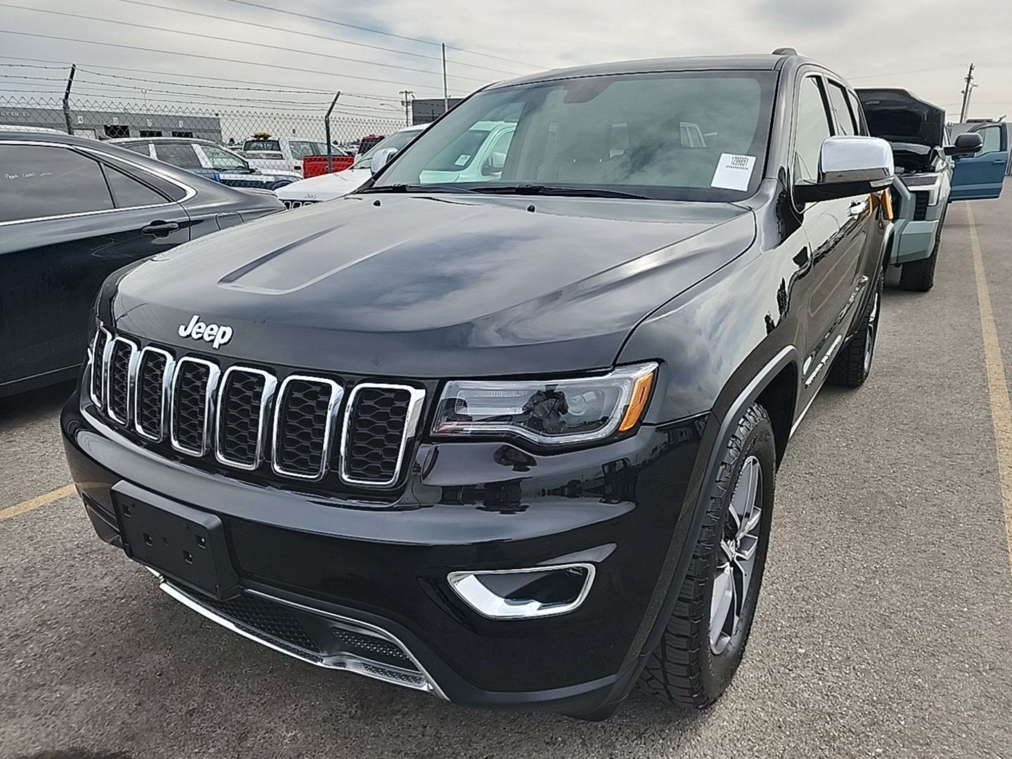 Used 2018 Jeep Grand Cherokee Limited w/ Luxury Group II AWD/4WD image 4