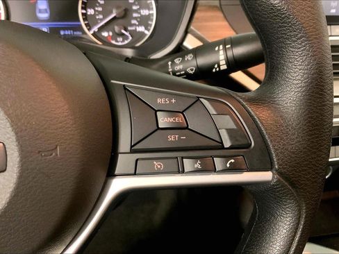 Used 2025 Nissan Altima 2.5 SV FWD image 19