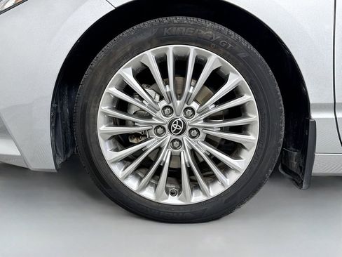 Used 2020 Toyota Avalon Limited w/ Advanced Safety Package FWD image 33