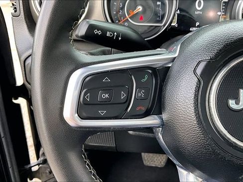 Used 2023 Jeep Gladiator Overland image 10