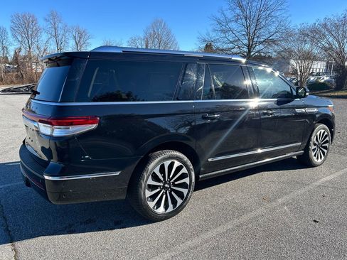 Used 2023 Lincoln Navigator L Reserve image 6