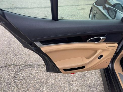 Used 2013 Porsche Panamera 4 Platinum Edition image 21