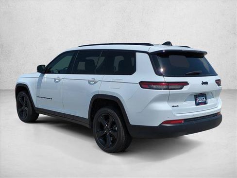 Used 2024 Jeep Grand Cherokee L Altitude AWD/4WD image 8