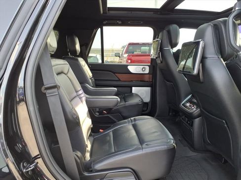 Used 2021 Lincoln Navigator Reserve w/ Luxury Package image 15