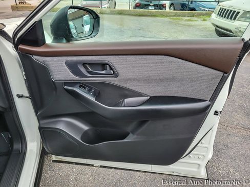Used 2023 Nissan Rogue S FWD image 26