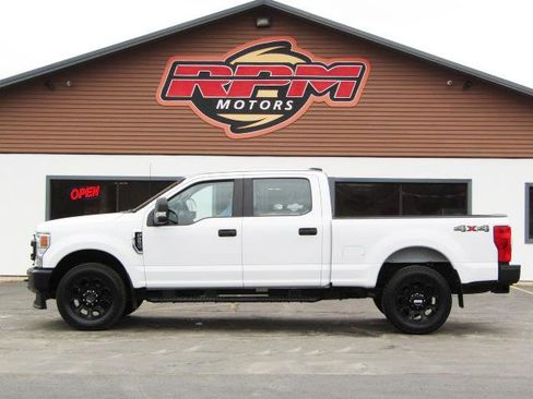 Used 2022 Ford F250 XL w/ Power Equipment Group image 4