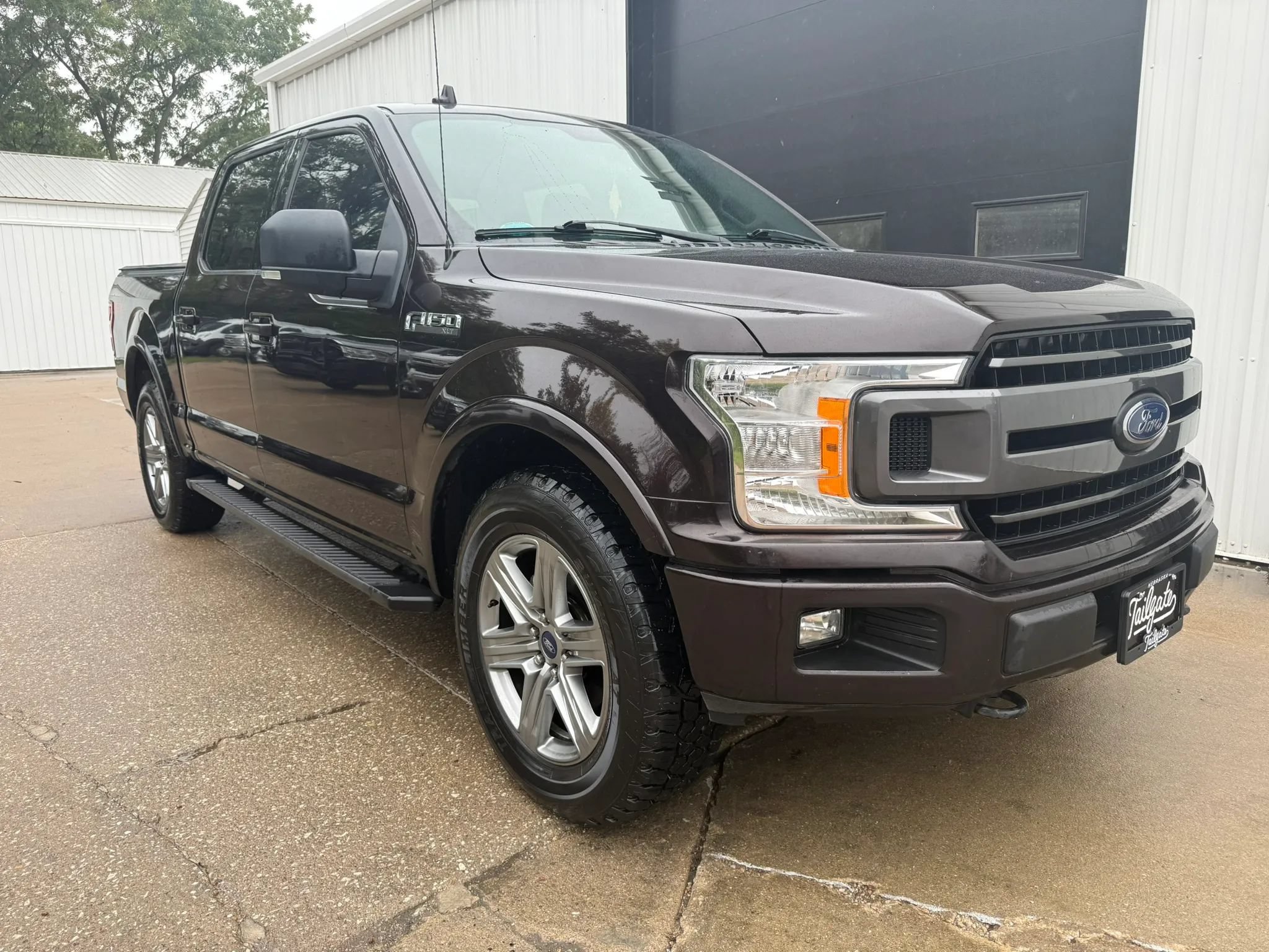 Used 2018 Ford F150 XLT w/ Equipment Group 302A Luxury AWD/4WD image 2