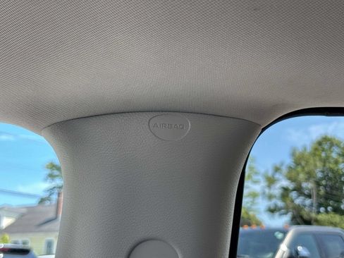 Certified 2024 Chrysler Pacifica Touring-L FWD image 30