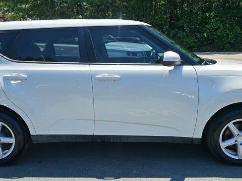 Used 2021 Kia Soul LX FWD image 5
