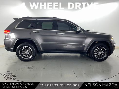 Used 2017 Jeep Grand Cherokee Limited w/ Luxury Group II image 5
