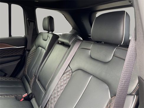 Used 2022 Jeep Grand Cherokee Summit w/ Luxury Tech Group V image 19