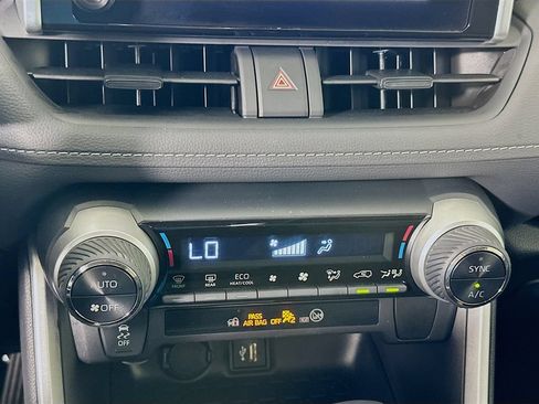 Certified 2025 Toyota RAV4 XLE AWD/4WD image 15