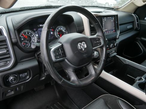 Used 2019 RAM 1500 Laramie AWD/4WD image 23