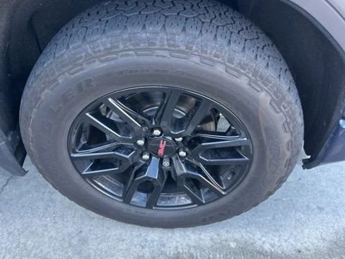 Used 2020 GMC Sierra 1500 Elevation w/ Elevation Value Package image 8