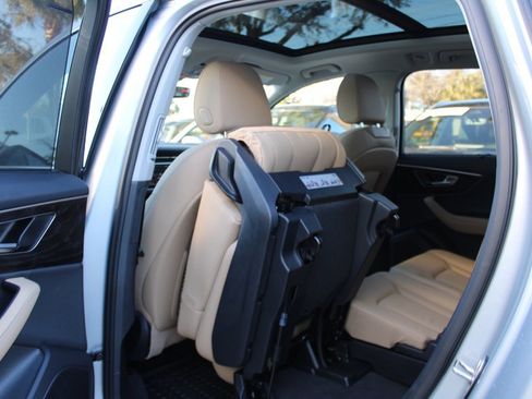 Used 2025 Audi Q7 2.0T Premium Plus w/ Premium Plus Package image 45