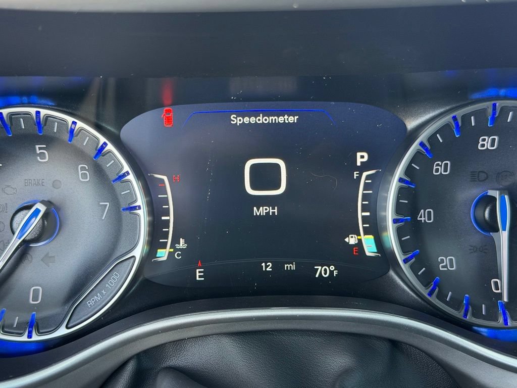 New 2027 Chrysler Pacifica Select FWD image 2