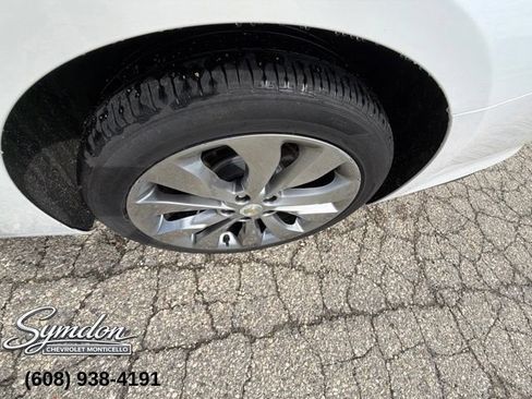 Used 2016 Chevrolet Malibu Premier w/ Driver Confidence Package FWD image 24