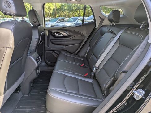 Used 2023 GMC Terrain SLT w/ Elevation Edition FWD image 15