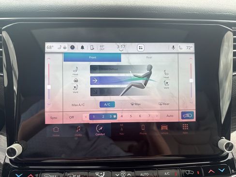 Used 2022 Jeep Wagoneer Series III w/ Premium Group I image 47