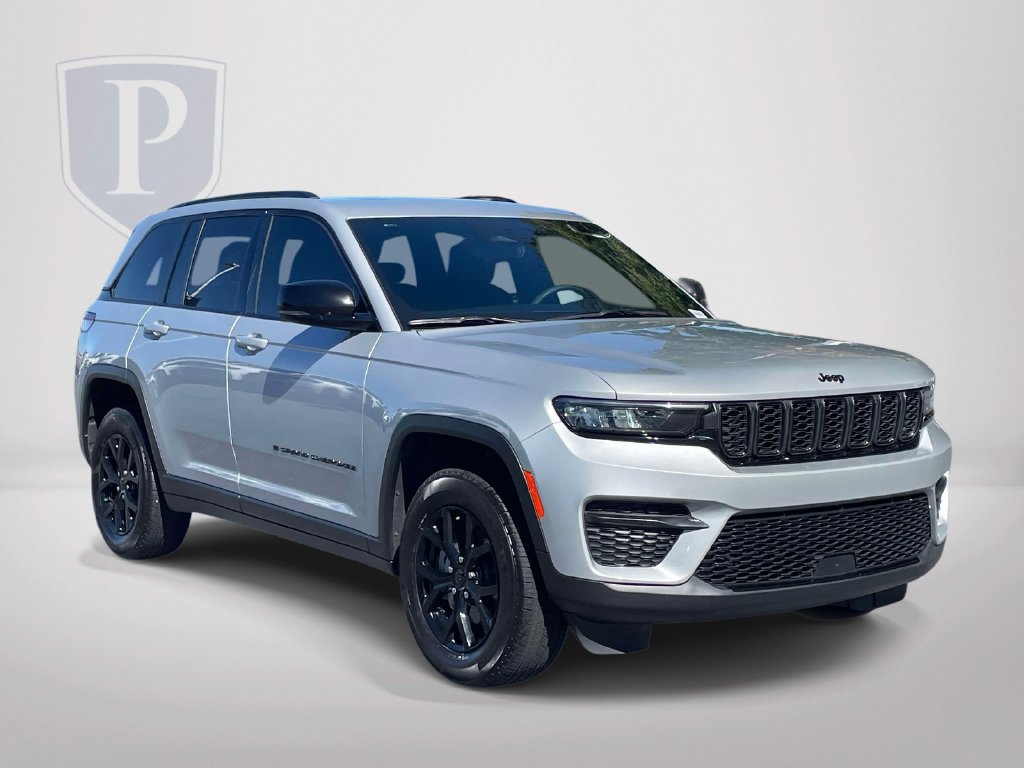 Certified 2024 Jeep Grand Cherokee Altitude RWD image 2