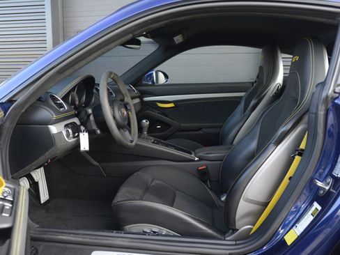 Certified 2022 Porsche 718 Cayman GT4 RWD image 15