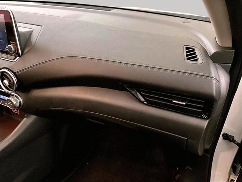 Used 2021 Nissan Sentra SV FWD image 15