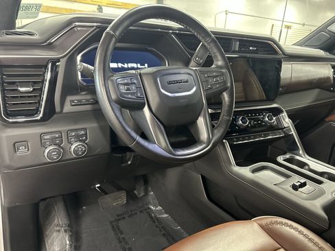 Certified 2025 GMC Sierra 3500 Denali Ultimate AWD/4WD image 11