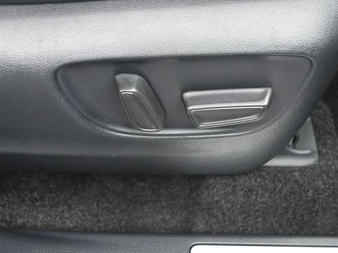 Certified 2026 Toyota Highlander Limited AWD/4WD image 38