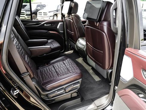 Used 2023 Cadillac Escalade V AWD/4WD image 43