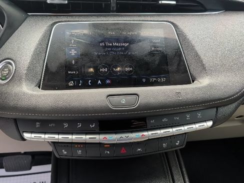 Used 2019 Cadillac XT4 Premium Luxury FWD image 21