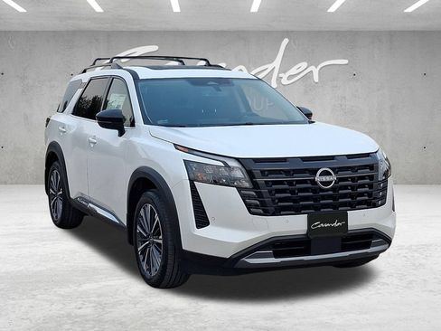 New 2026 Nissan Pathfinder Platinum FWD image 2