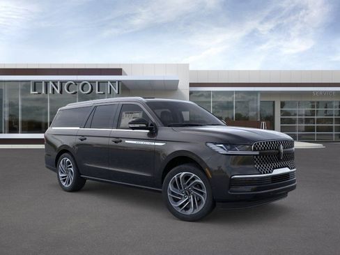 New 2025 Lincoln Navigator L Reserve AWD/4WD image 7