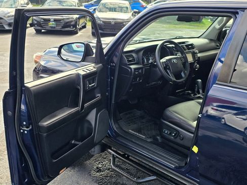 Used 2014 Toyota 4Runner Trail Premium image 47